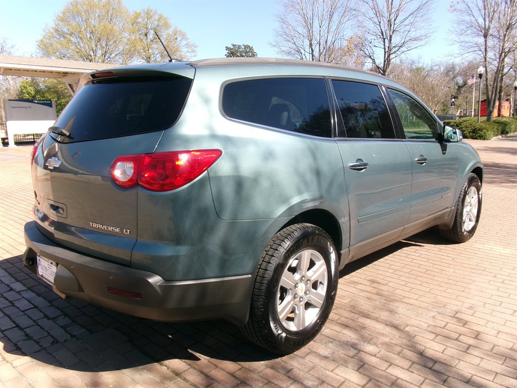 Used 2009 Chevrolet Traverse LT image 5