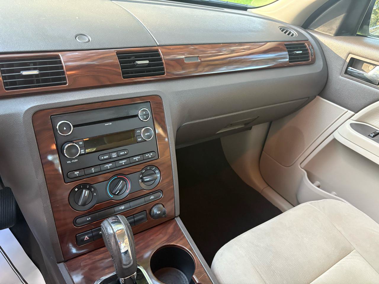 Used 2008 Ford Taurus SEL FWD image 9