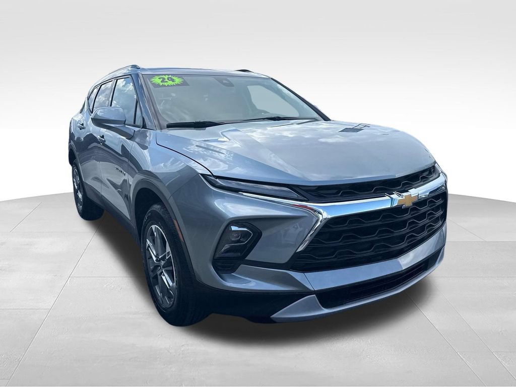 Used 2024 Chevrolet Blazer LT w/ Convenience Package FWD image 17