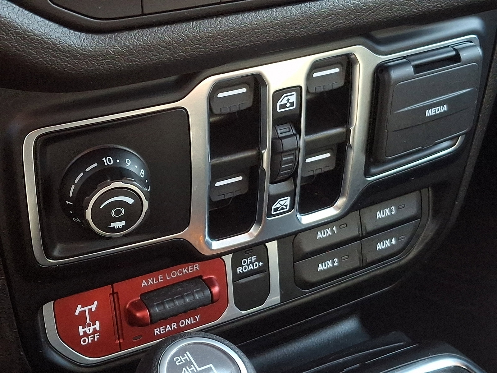 Certified 2024 Jeep Gladiator Willys image 24