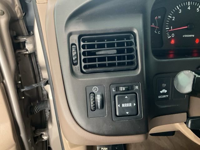 Used 1998 Toyota Sienna LE image 6