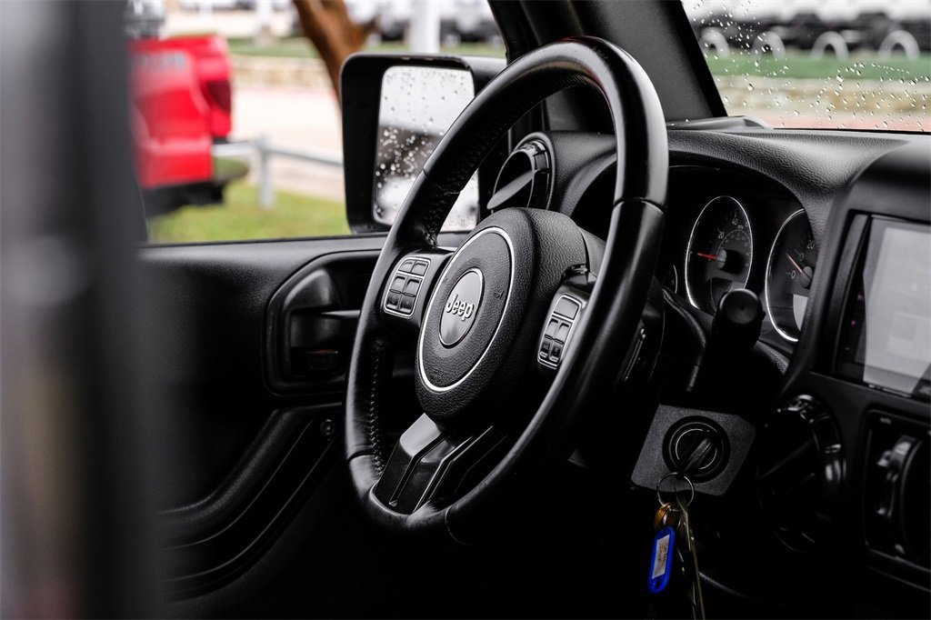 Used 2017 Jeep Wrangler Unlimited Rubicon image 11