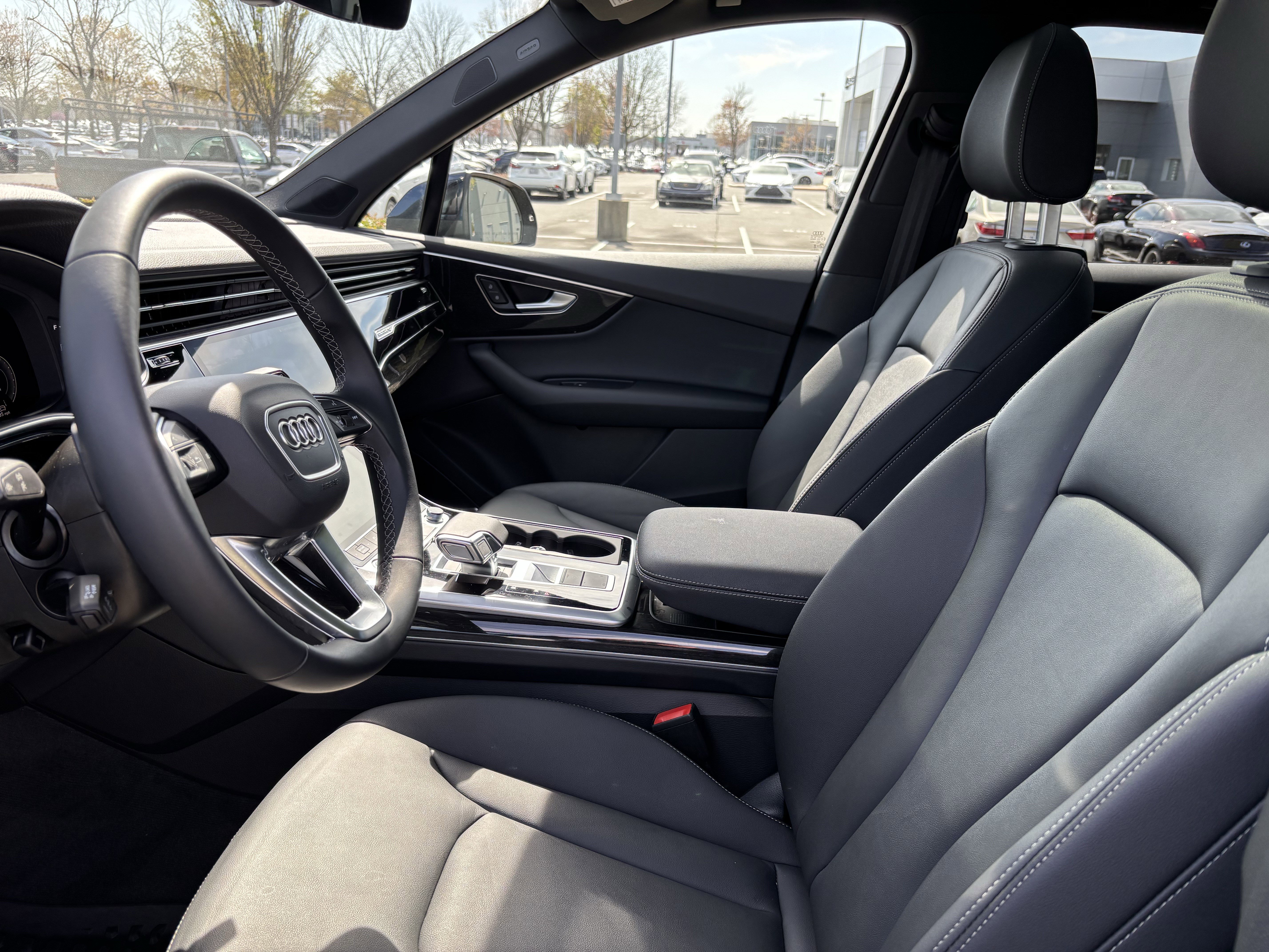 Certified 2025 Audi Q7 2.0T Premium w/ Convenience Plus Package image 16