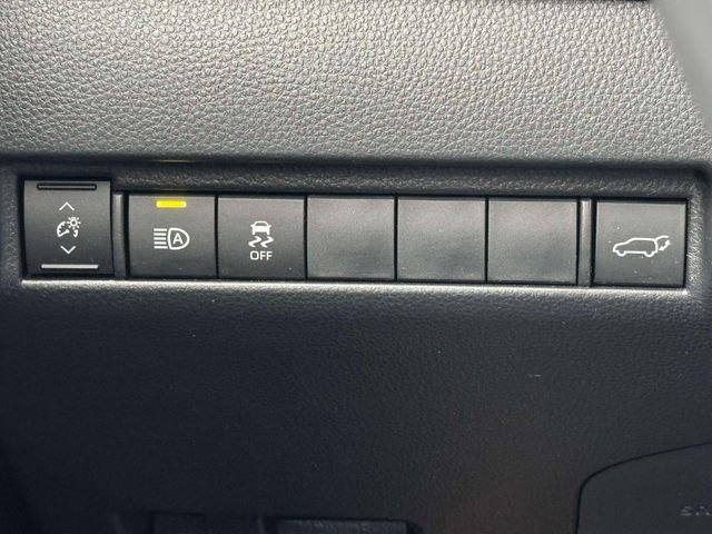 Certified 2023 Toyota Venza Nightshade image 20