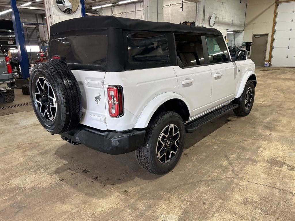 Used 2021 Ford Bronco Outer Banks image 9