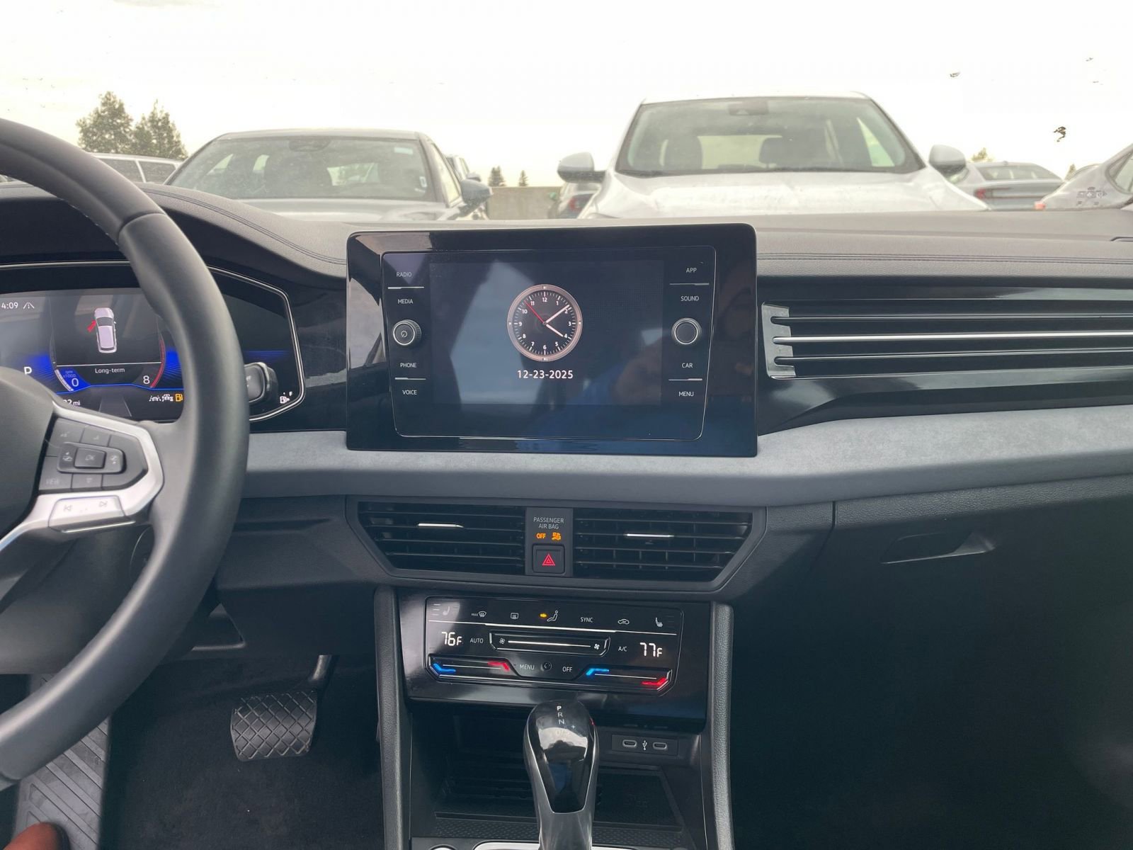 Used 2025 Volkswagen Jetta SE image 18