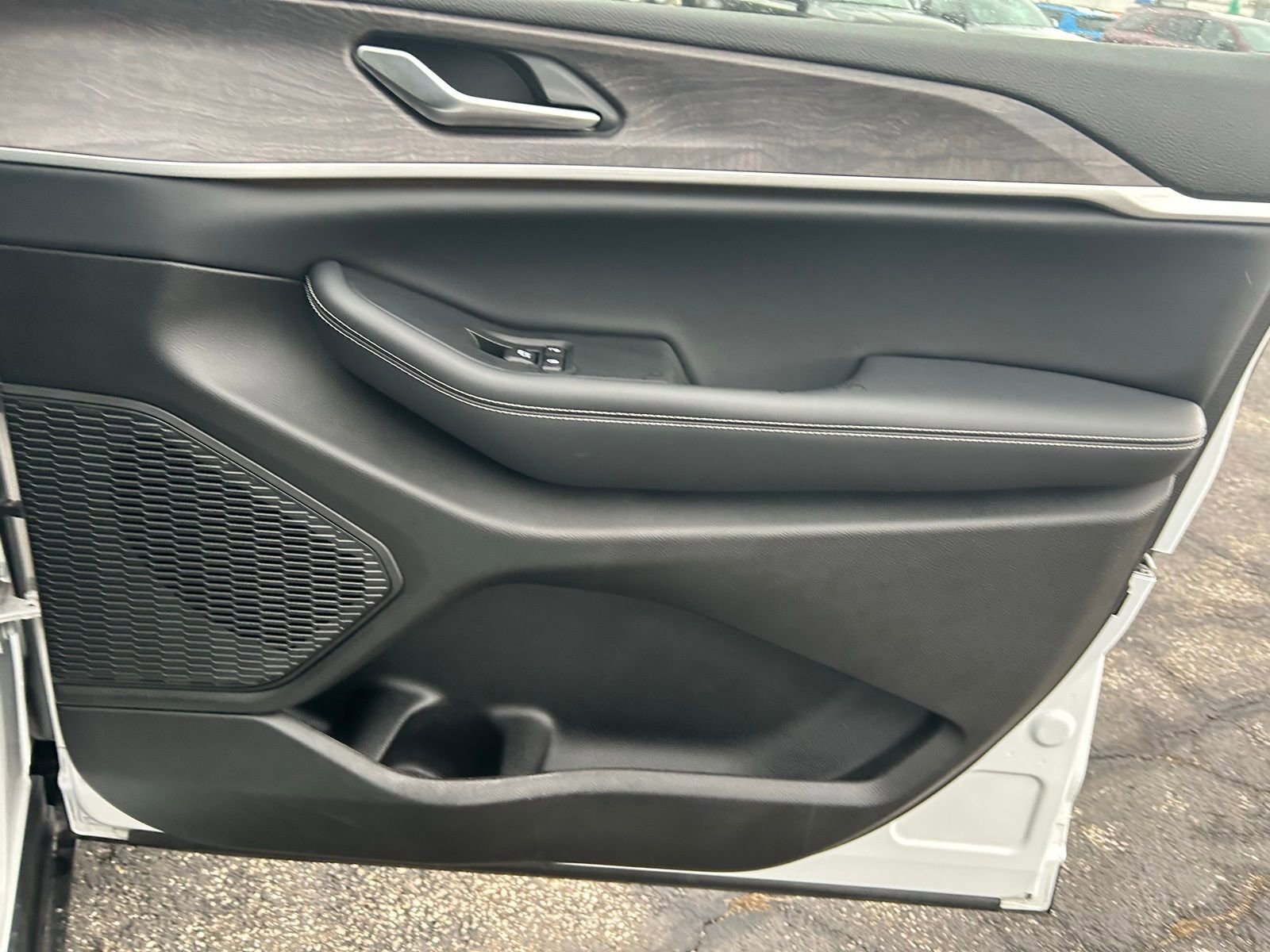 Certified 2023 Jeep Grand Cherokee L Limited image 31