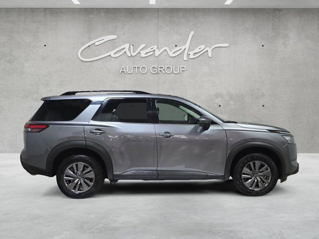 Used 2025 Nissan Pathfinder SV FWD image 17