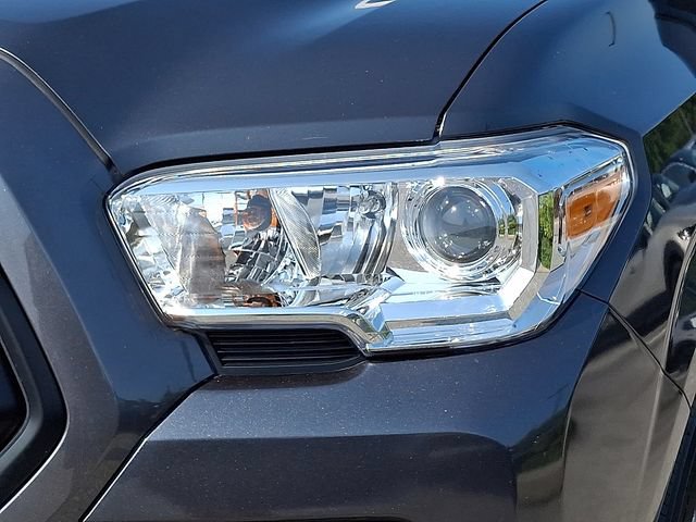 Certified 2023 Toyota Tacoma SR AWD/4WD image 9
