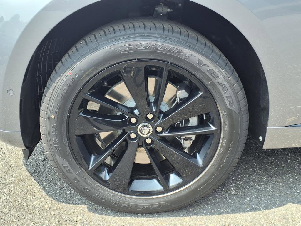 New 2026 Jaguar F-PACE R-Dynamic S image 9