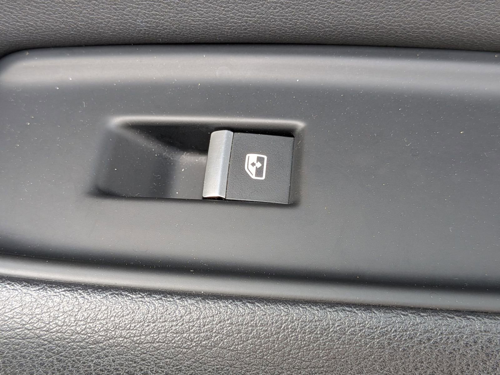 Used 2019 Audi Q8 Premium image 38