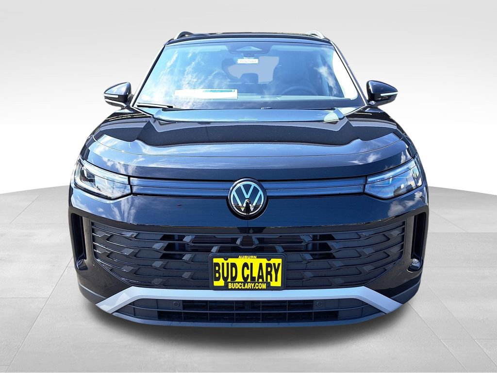 New 2025 Volkswagen Tiguan SE FWD image 2