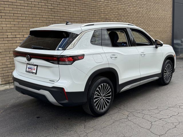 Used 2025 Volkswagen Tiguan S AWD/4WD image 17