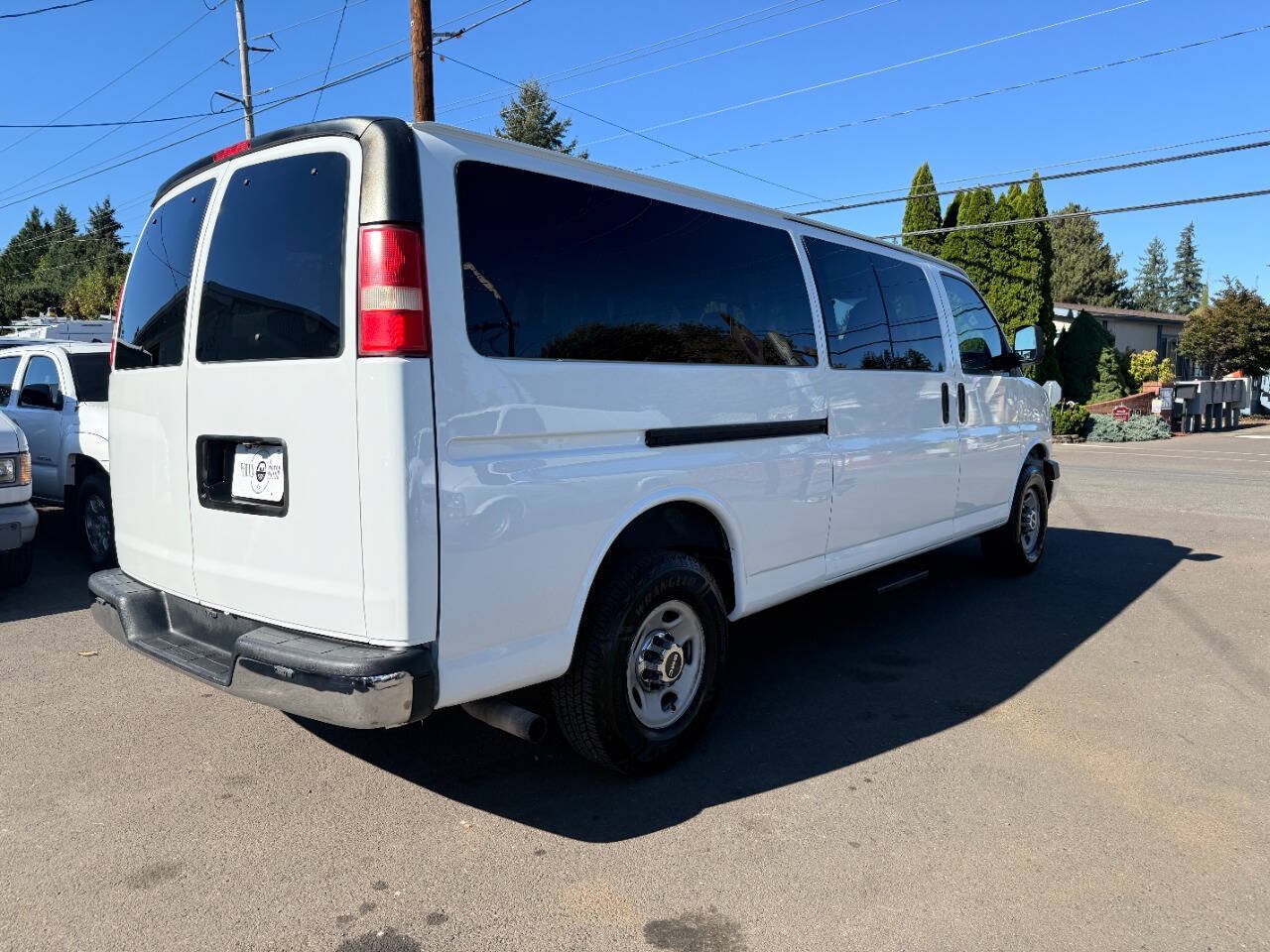 Used 2008 GMC Savana 3500 Extended Passenger w/ LT Preferred Equipment Group RWD image 7
