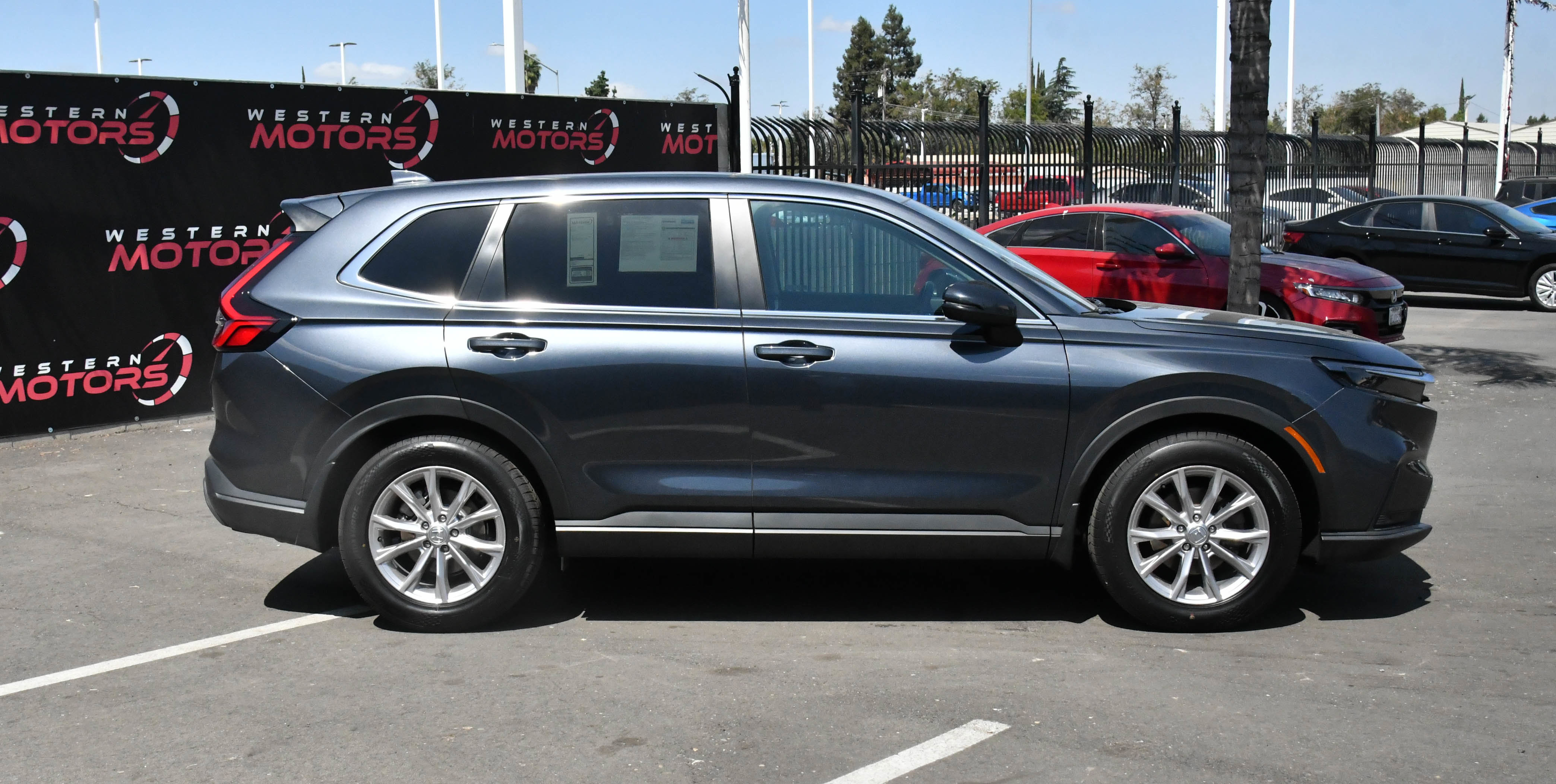 Used 2024 Honda CR-V EX-L image 9