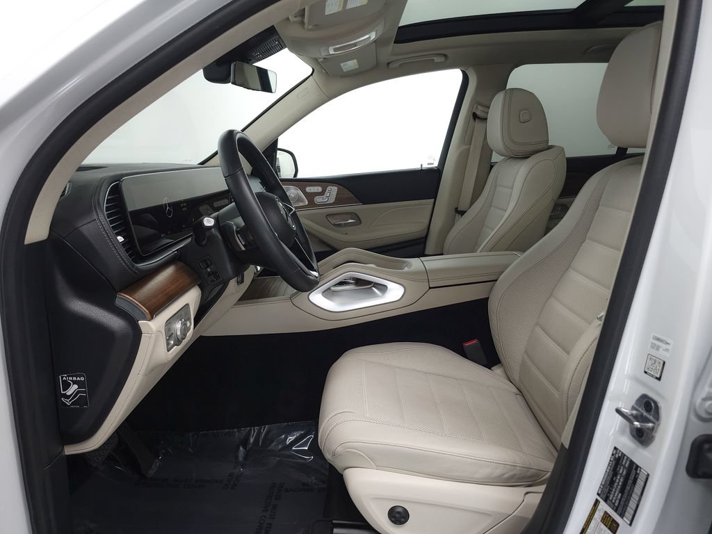 Used 2025 Mercedes-Benz GLE 450e 4MATIC w/ AMG Line Exterior image 8