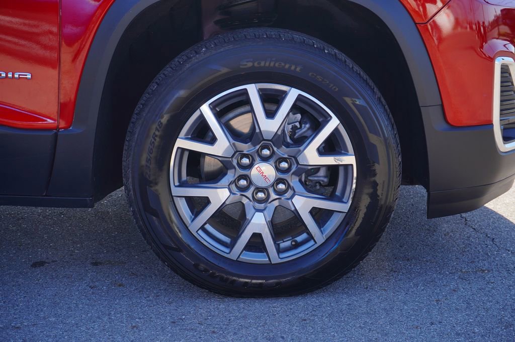 Used 2023 GMC Acadia SLT image 13