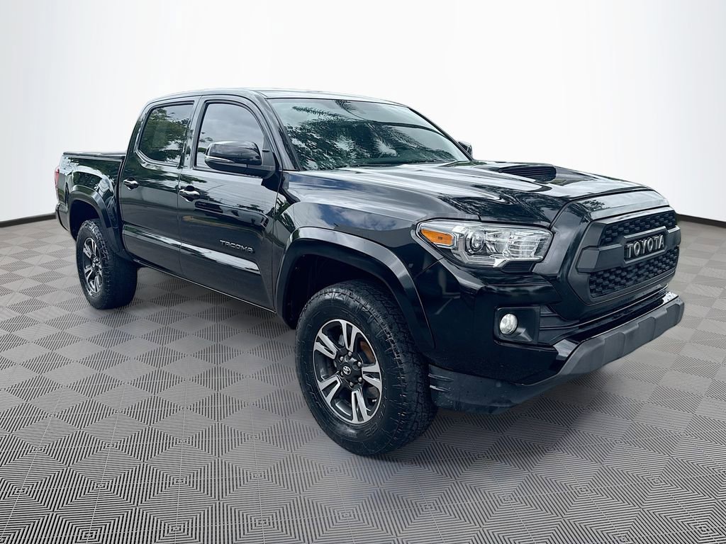 Used 2017 Toyota Tacoma TRD Off-Road RWD image 4