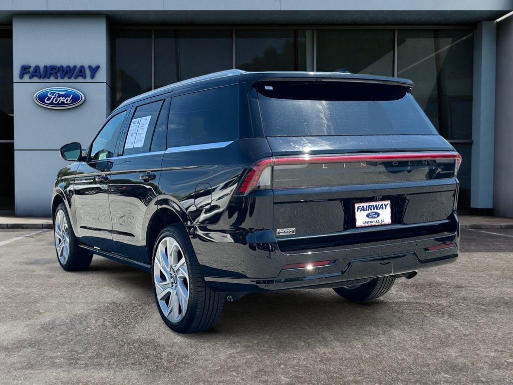 Used 2025 Lincoln Navigator Black Label AWD/4WD image 4