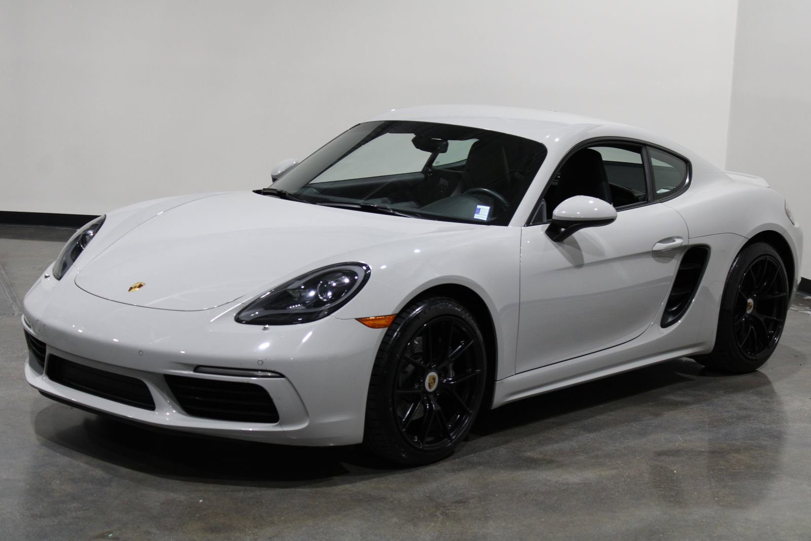 Used 2019 Porsche 718 Cayman image 9