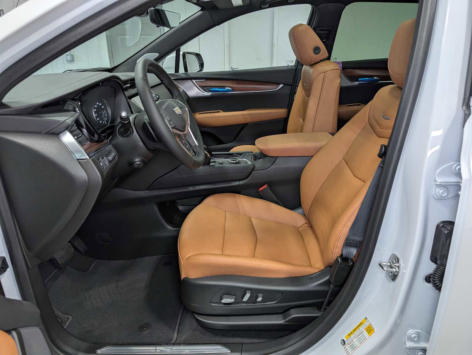 New 2026 Cadillac XT5 Premium Luxury w/ Driver Assist Package AWD/4WD image 4