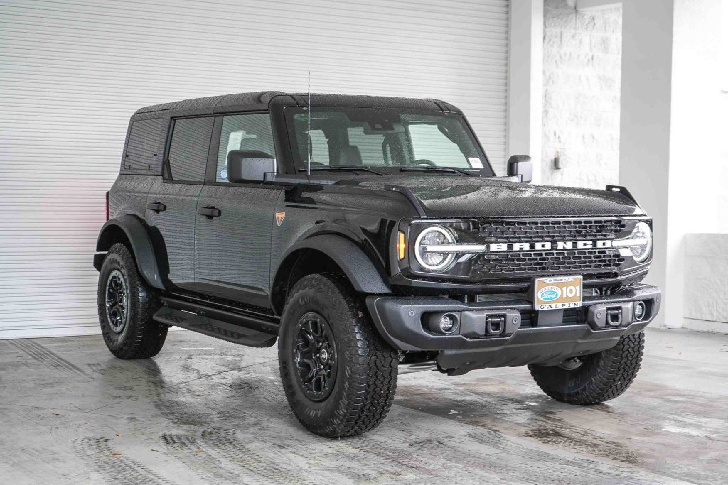 New 2026 Ford Bronco Badlands w/ Wildtrak Package AWD/4WD image 3
