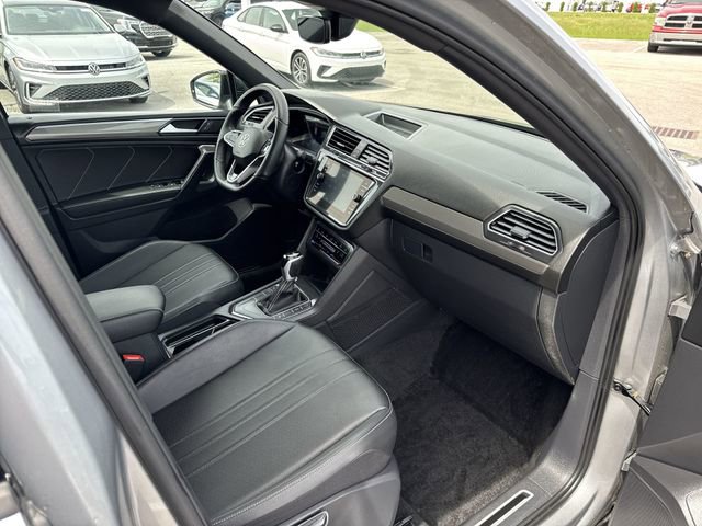 Certified 2023 Volkswagen Tiguan SE R-Line FWD image 28