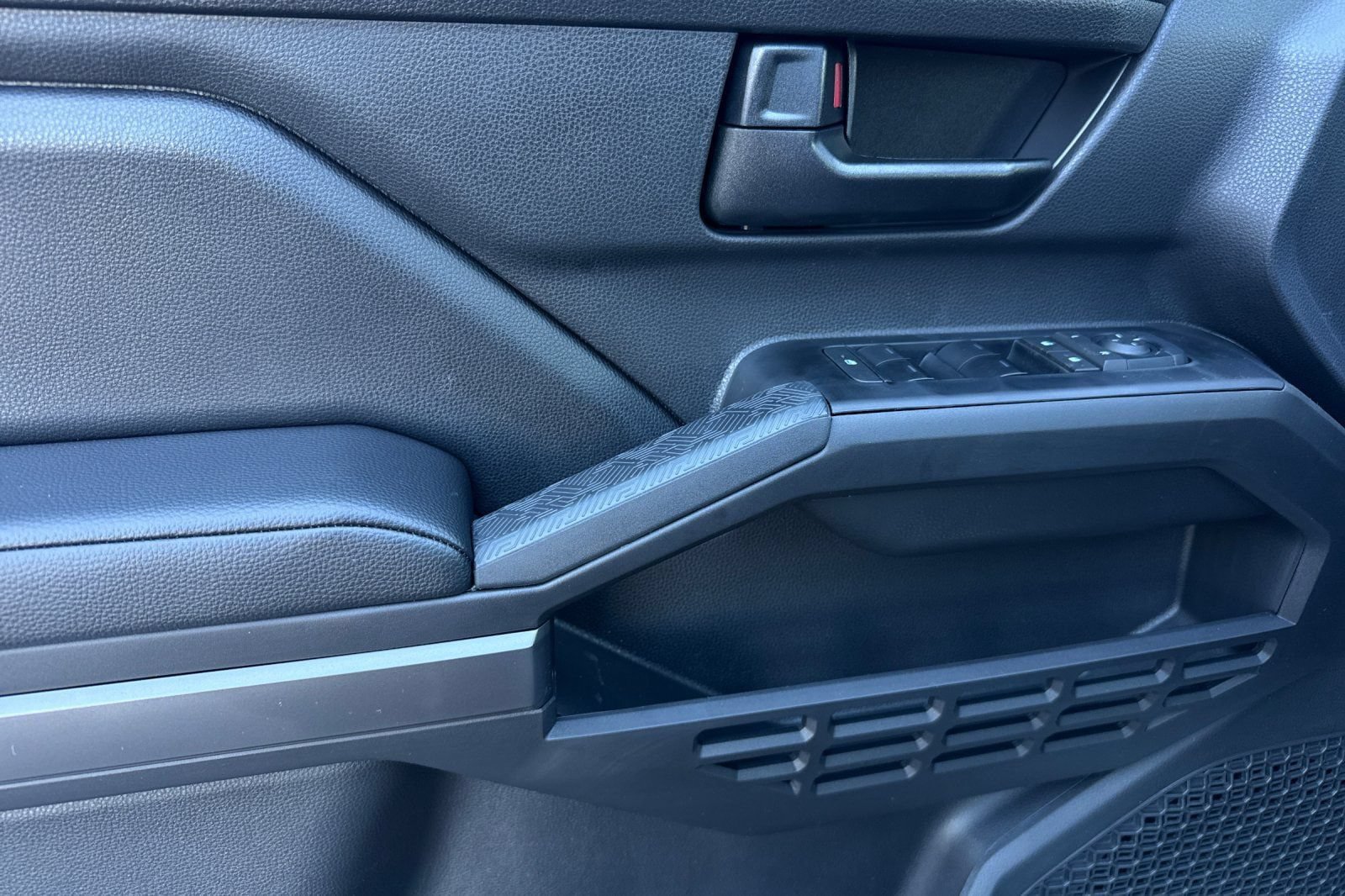 New 2026 Toyota Tacoma SR5 AWD/4WD image 10
