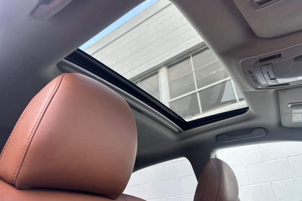 Used 2015 Lexus RX 450h AWD image 17