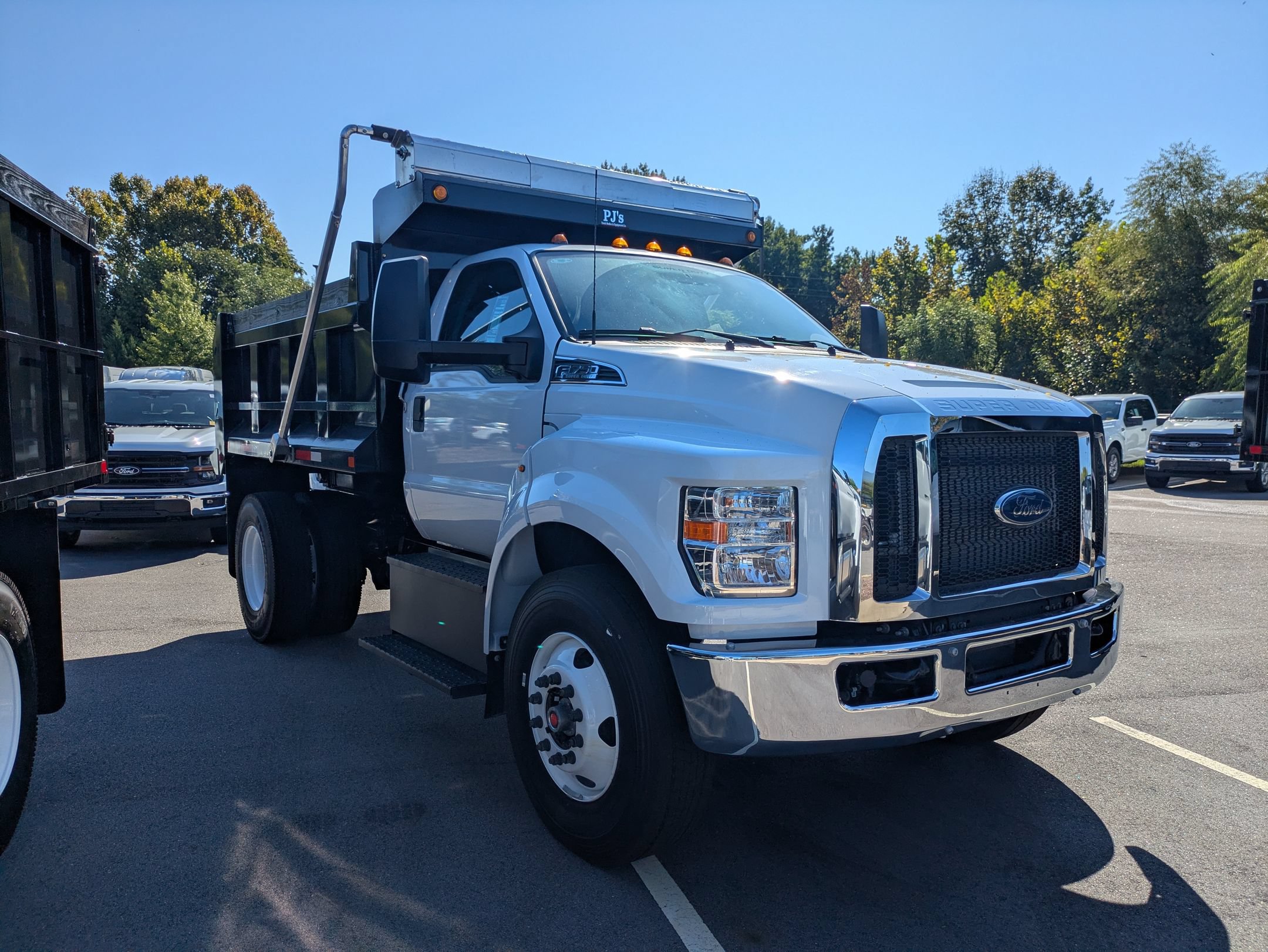 New 2027 Ford F750 2WD Regular Cab Super Duty image 2