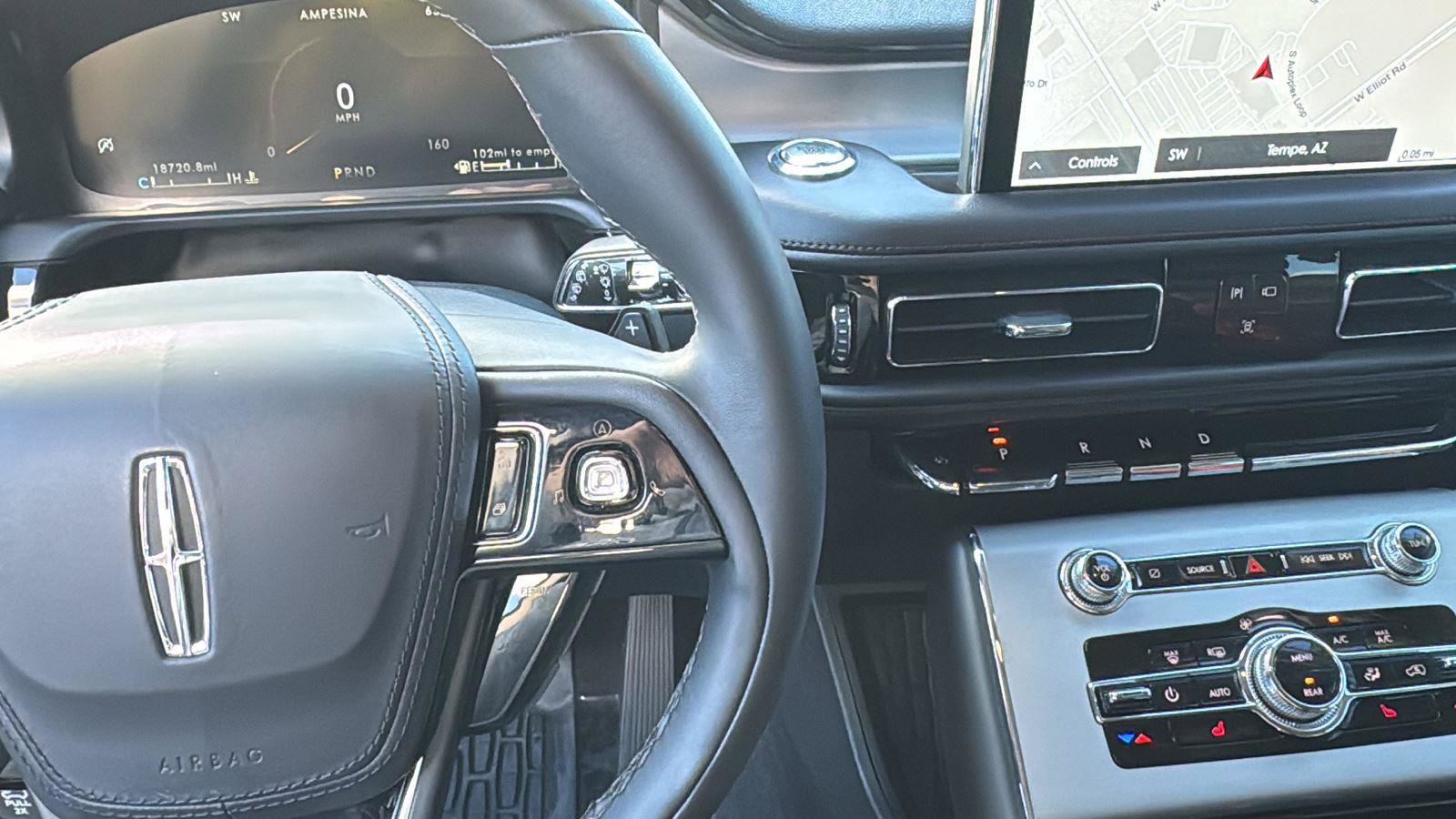 Used 2023 Lincoln Aviator 2WD w/ Class IV Trailer Tow Package image 13