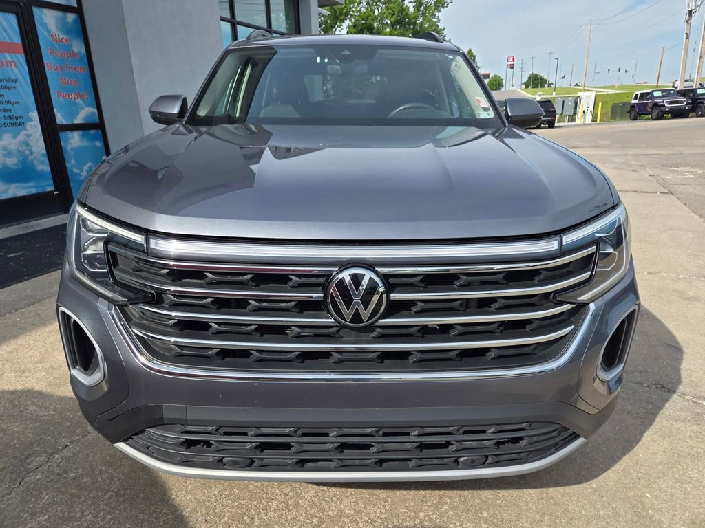Used 2024 Volkswagen Atlas SE AWD/4WD image 16