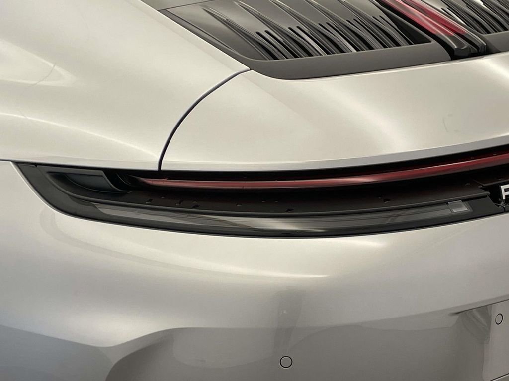 Used 2026 Porsche 911 Carrera RWD image 16