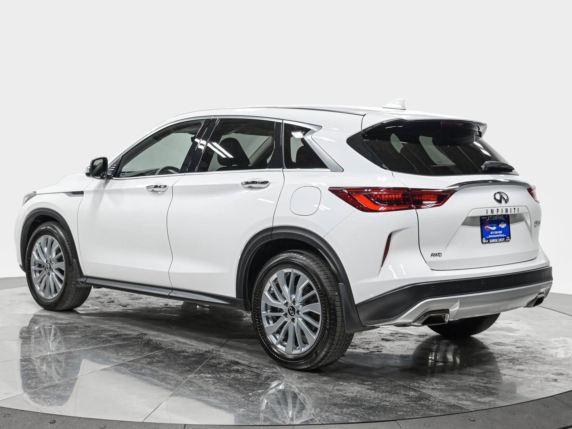 Used 2025 INFINITI QX50 Pure image 4