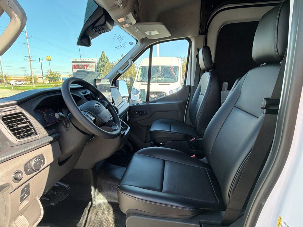 New 2027 Ford Transit 250 148 Medium Roof w/ Load Area Protection Package RWD image 17