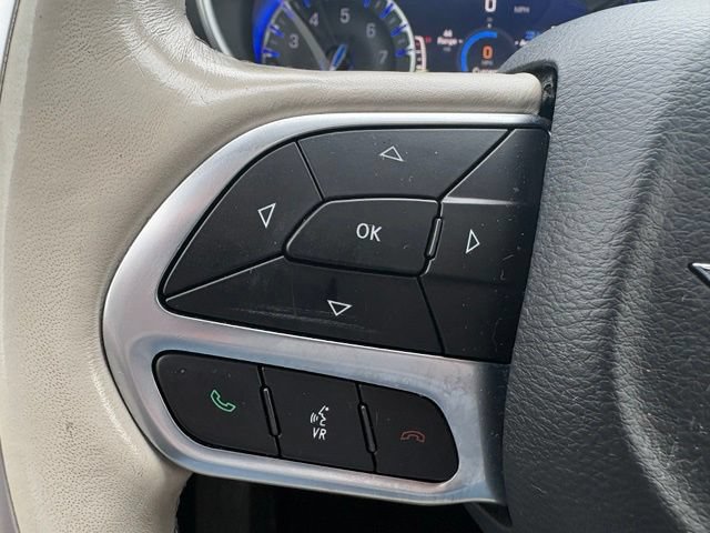 Used 2020 Chrysler Pacifica Limited FWD image 25