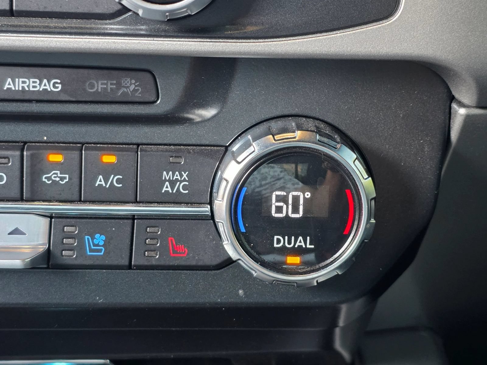 Used 2022 Ford F250 Lariat w/ Black Appearance Package AWD/4WD image 22