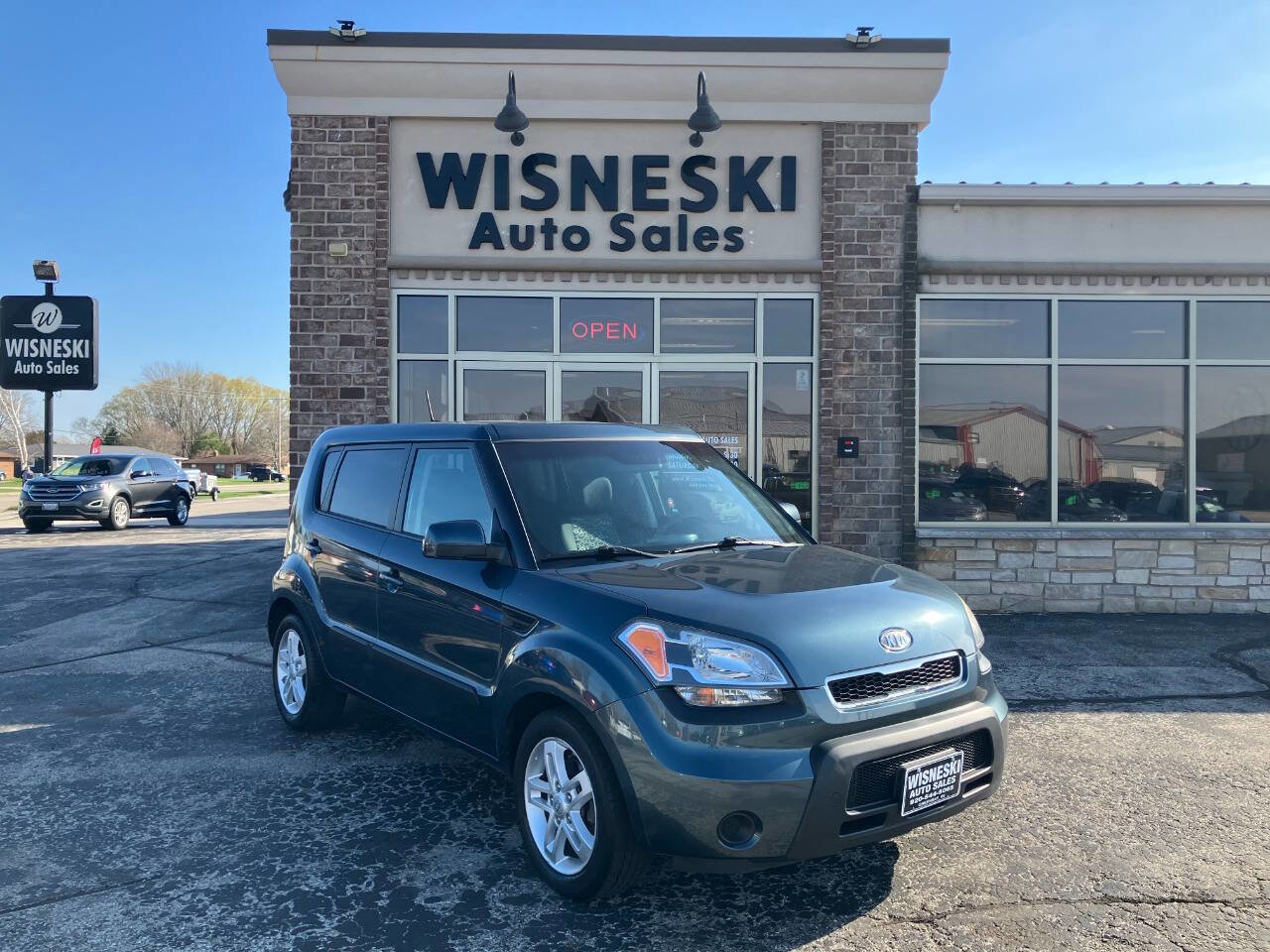 Used 2011 Kia Soul + FWD image 1