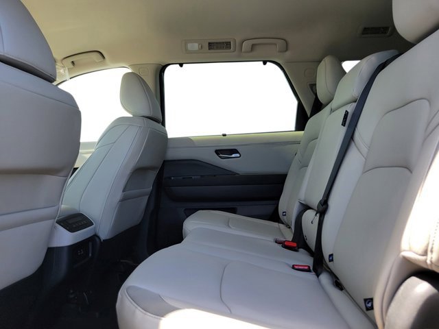 New 2025 Nissan Pathfinder SL image 26