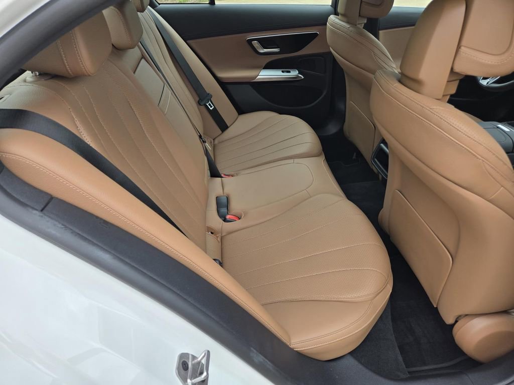 Used 2025 Mercedes-Benz E 350 Sedan image 28