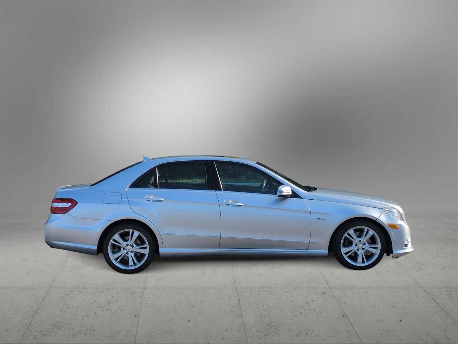 Used 2012 Mercedes-Benz E 350 4MATIC Sedan image 9