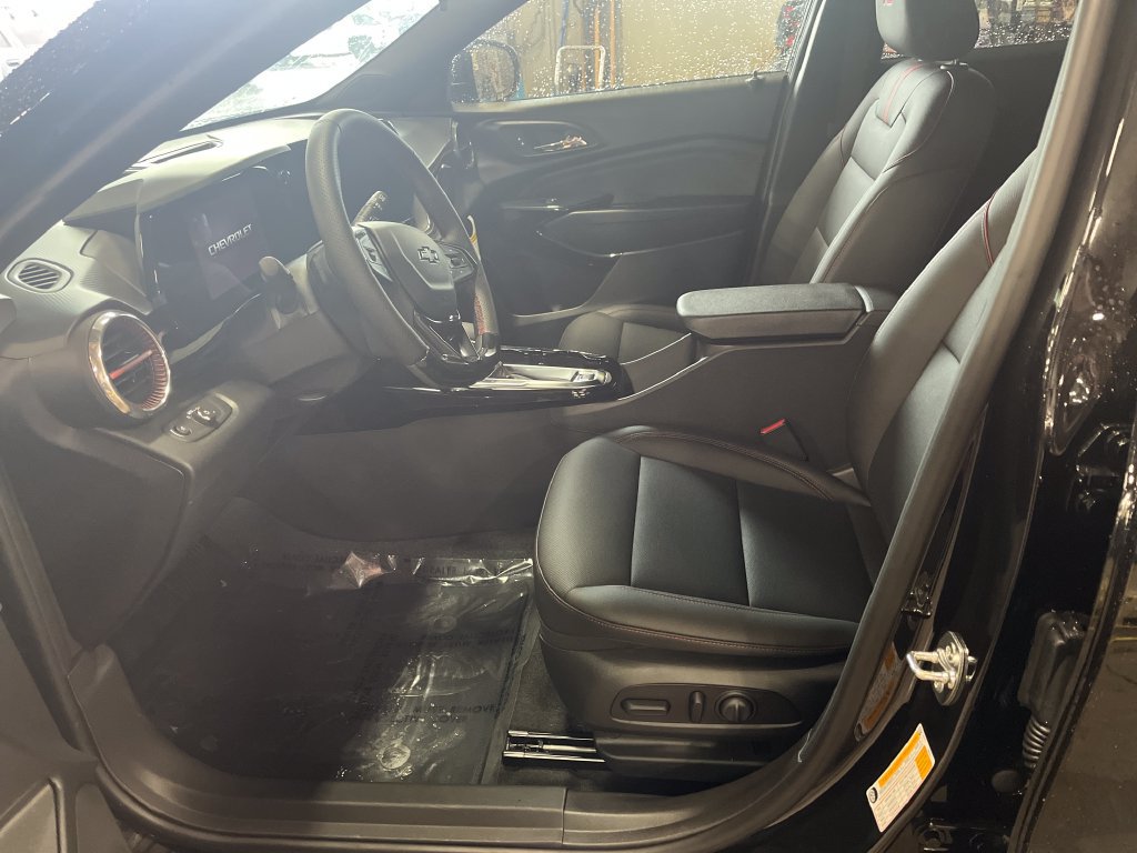 New 2026 Chevrolet Trax RS w/ Driver Confidence Package FWD image 9