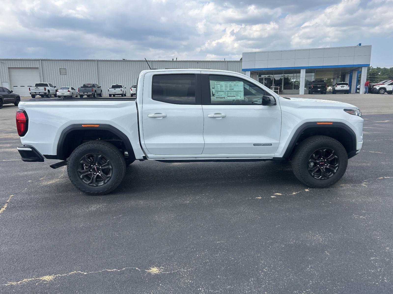 New 2025 GMC Canyon Elevation image 6