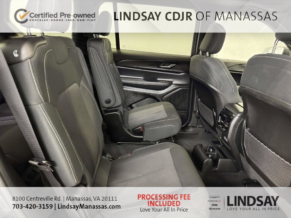 Used 2024 Jeep Grand Cherokee L Laredo AWD/4WD image 16