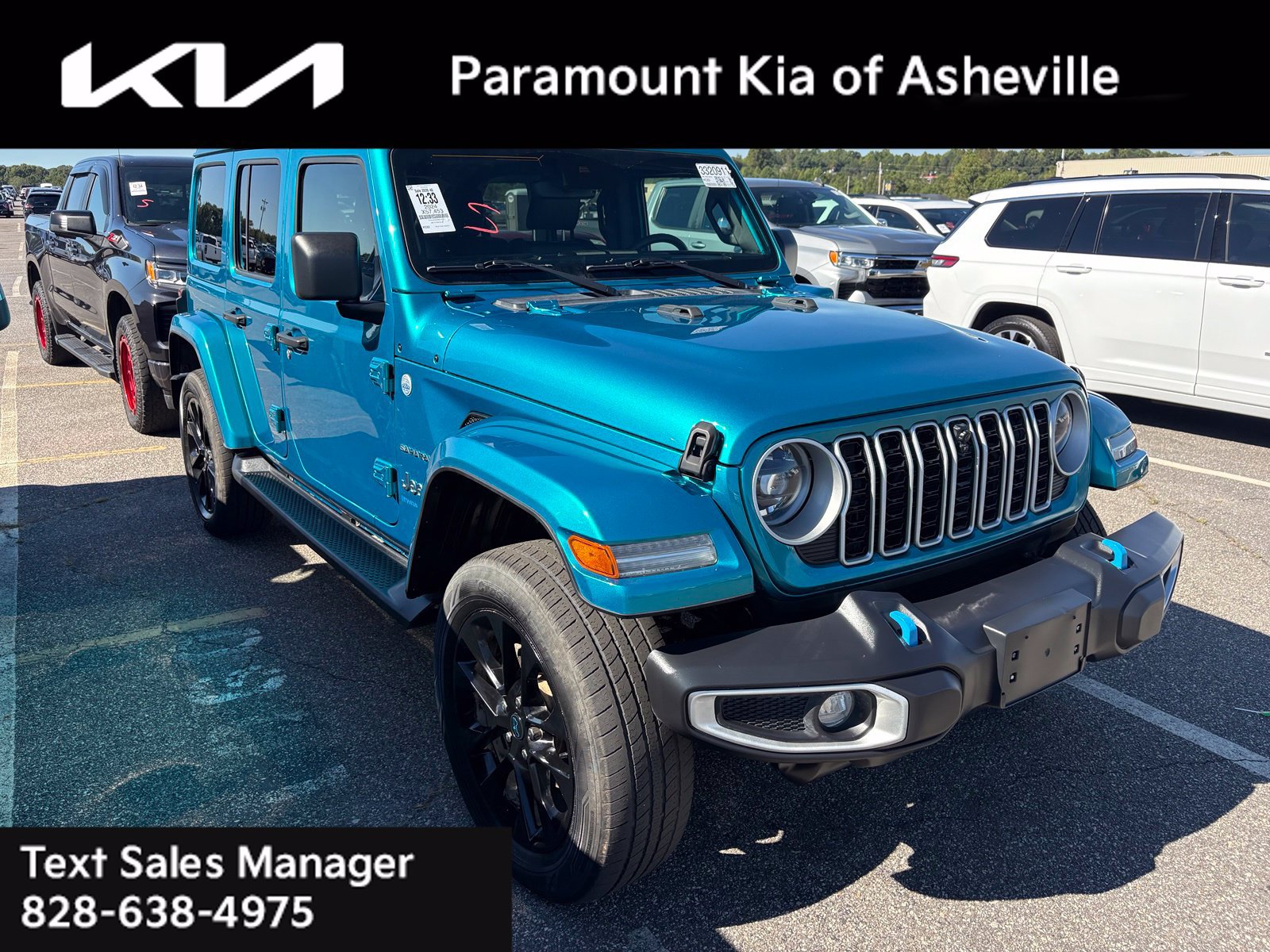 Used 2024 Jeep Wrangler Unlimited Sahara w/ Technology Group AWD/4WD image 2