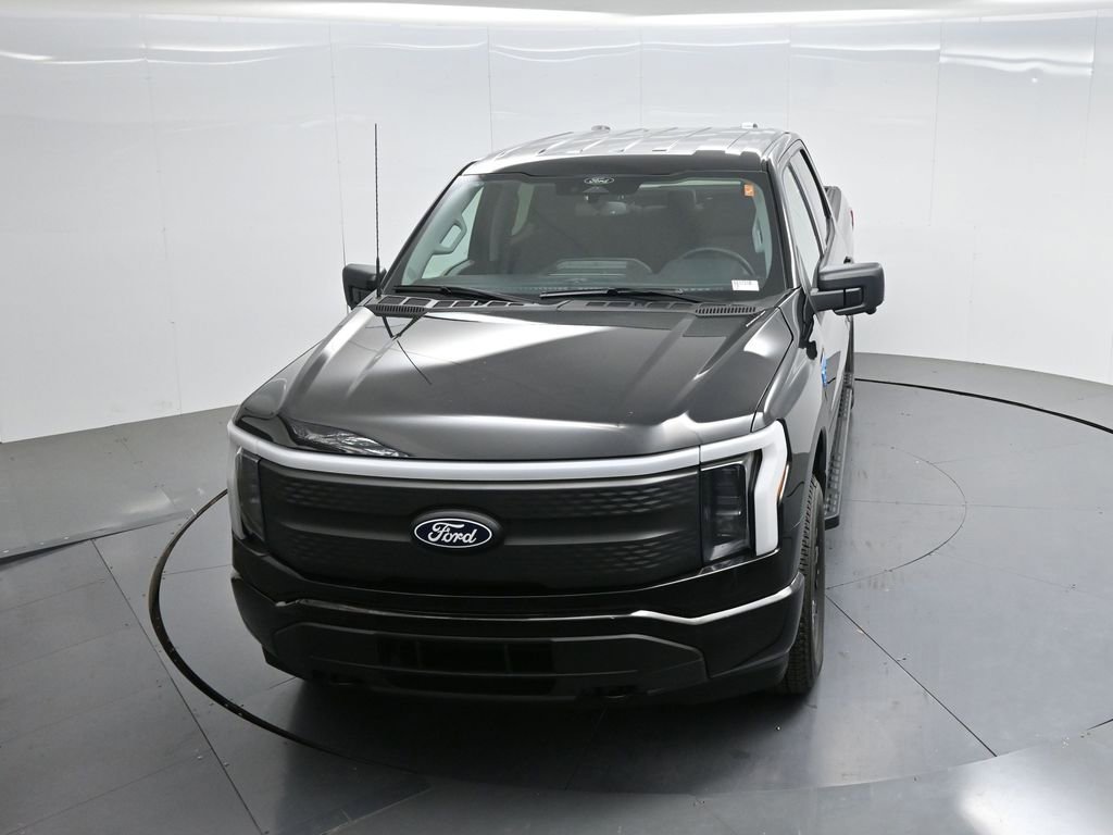 Used 2025 Ford F150 Lightning XLT image 40