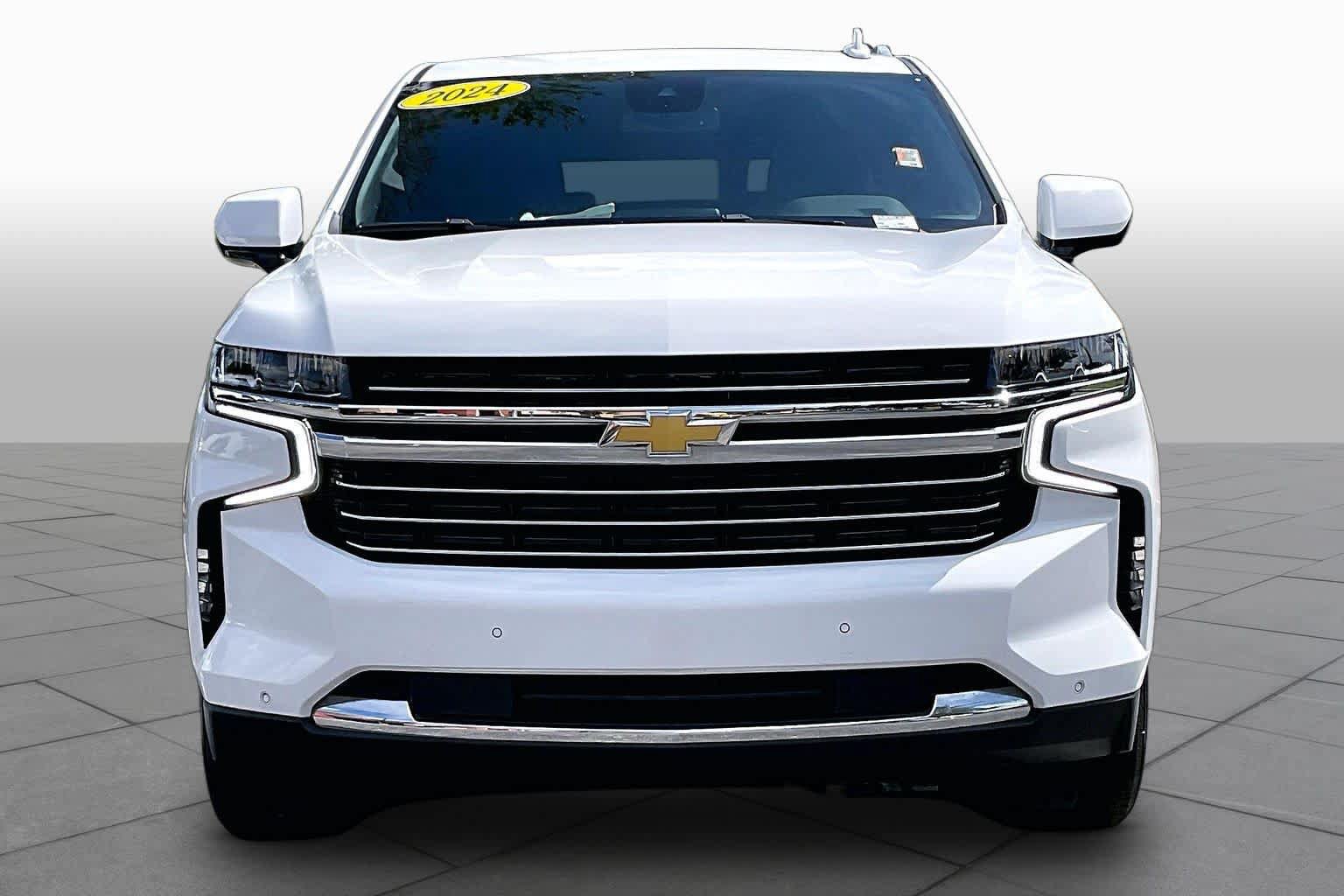 Certified 2024 Chevrolet Suburban LT RWD image 4