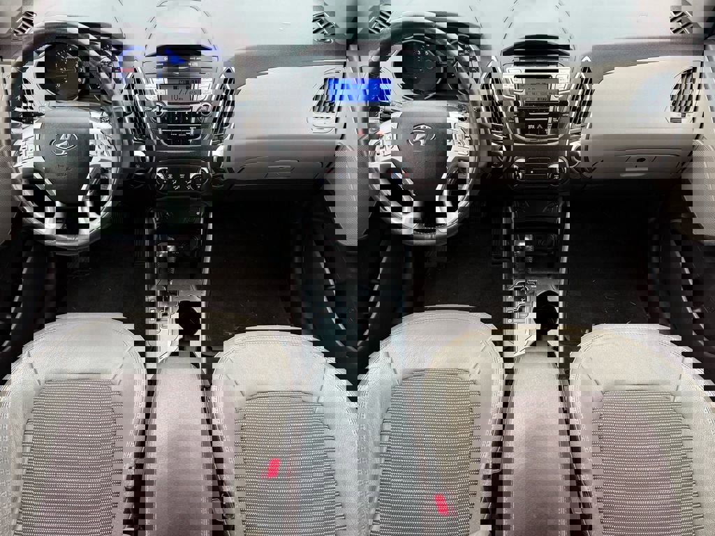 Used 2013 Hyundai Tucson GLS image 15