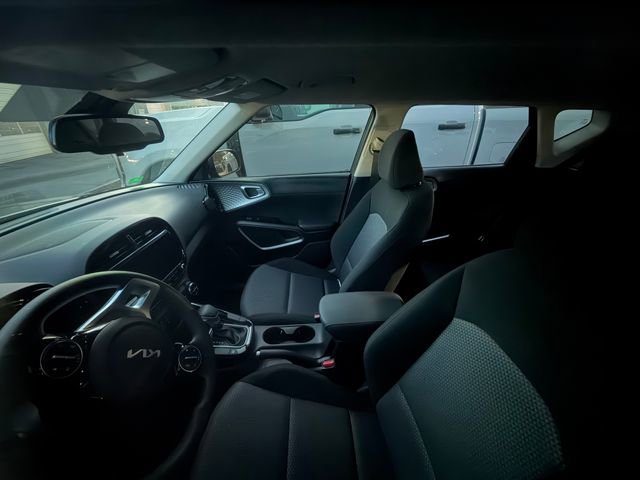 Used 2025 Kia Soul S FWD image 3