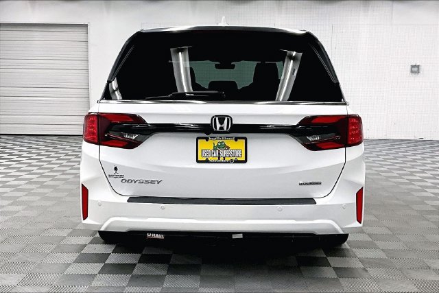 Used 2025 Honda Odyssey Touring image 5